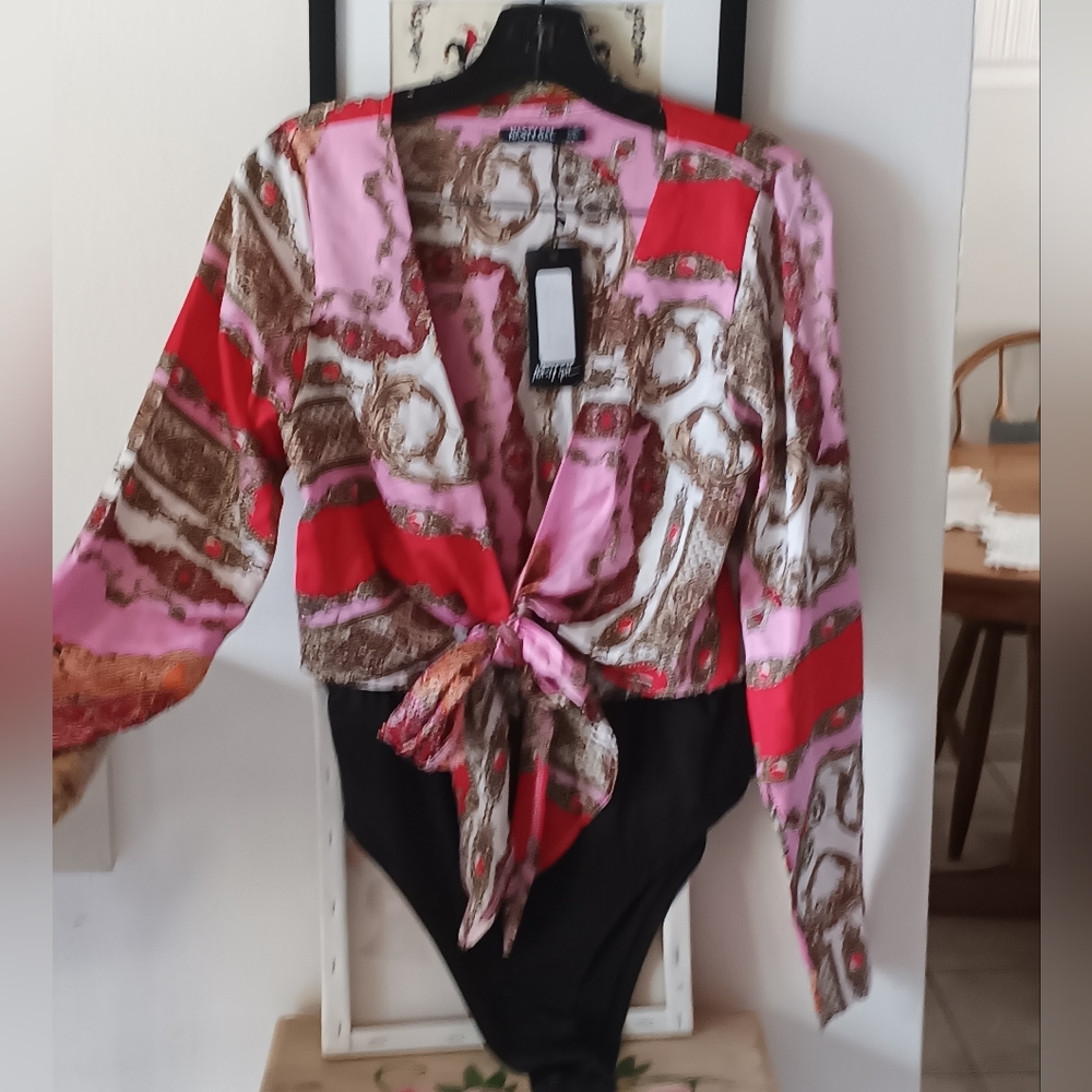 NEW NASTY GAL Pink and White Long Sleeve Tie Front SCARF Bodysuit SZ 12
